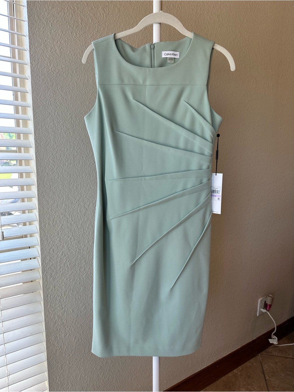 Calvin Klein Starburst Sheath Dress size 6 mint green Careerwear NWT